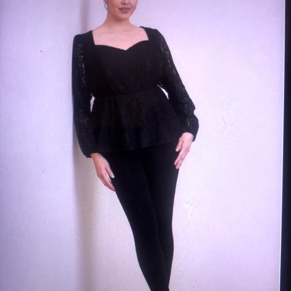 NWT Torrid Peplum Lace Puff Sleeve Top - Picture 2 of 9